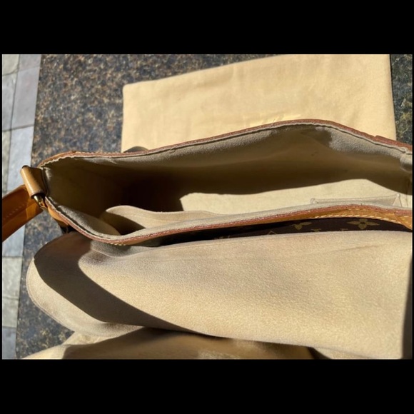 Authentic Louis Vuitton Beverly MM - Picture 5 of 7